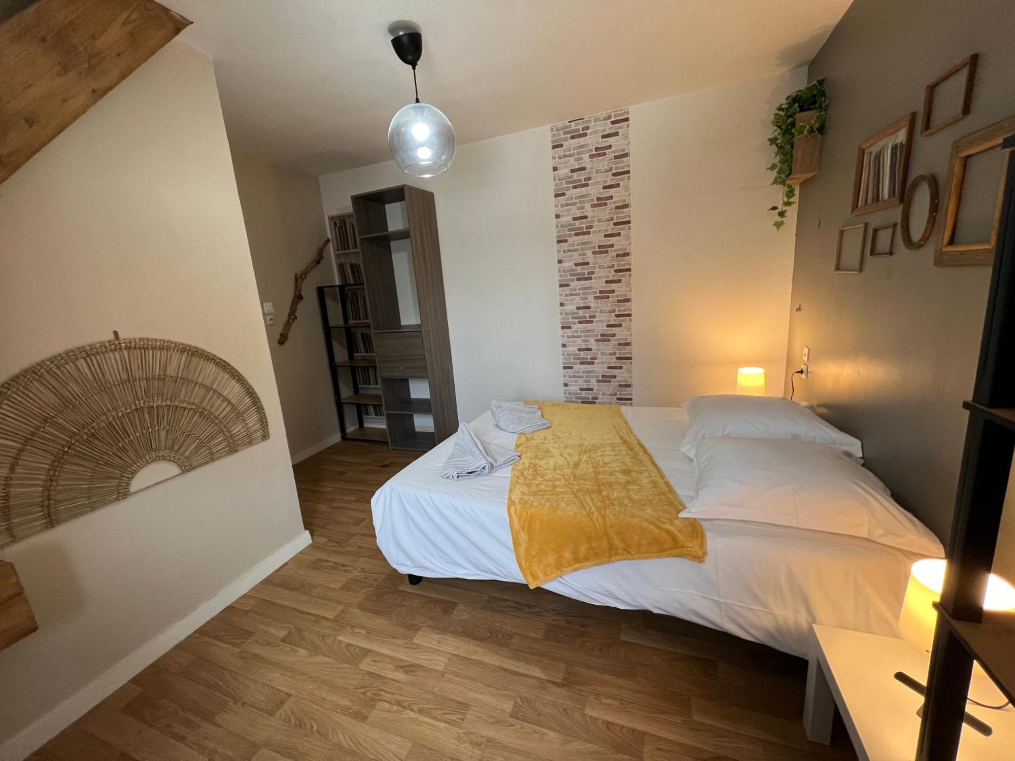 Rigolet Maison En Ville Avec Piscine Interieure Le Controis-en-Sologne Exteriör bild